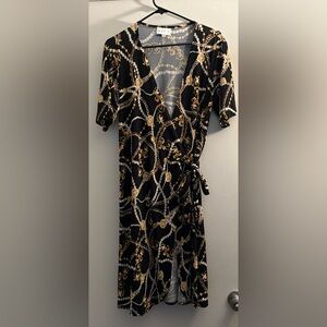 AXYIS full wrap dress in a timeless classic gold and pearl pattern in size 2X